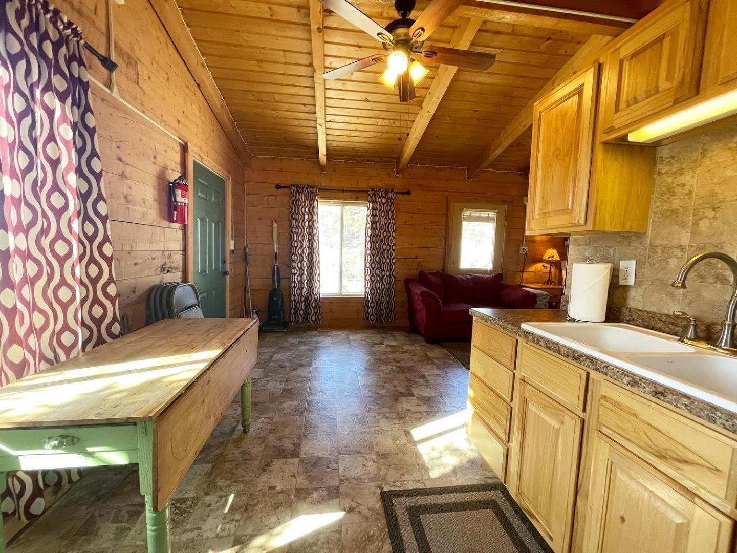 The Park Cabin At Mount Carmel Motel And Rv Park エクステリア 写真