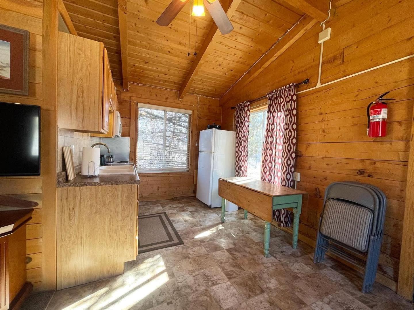 The Park Cabin At Mount Carmel Motel And Rv Park エクステリア 写真