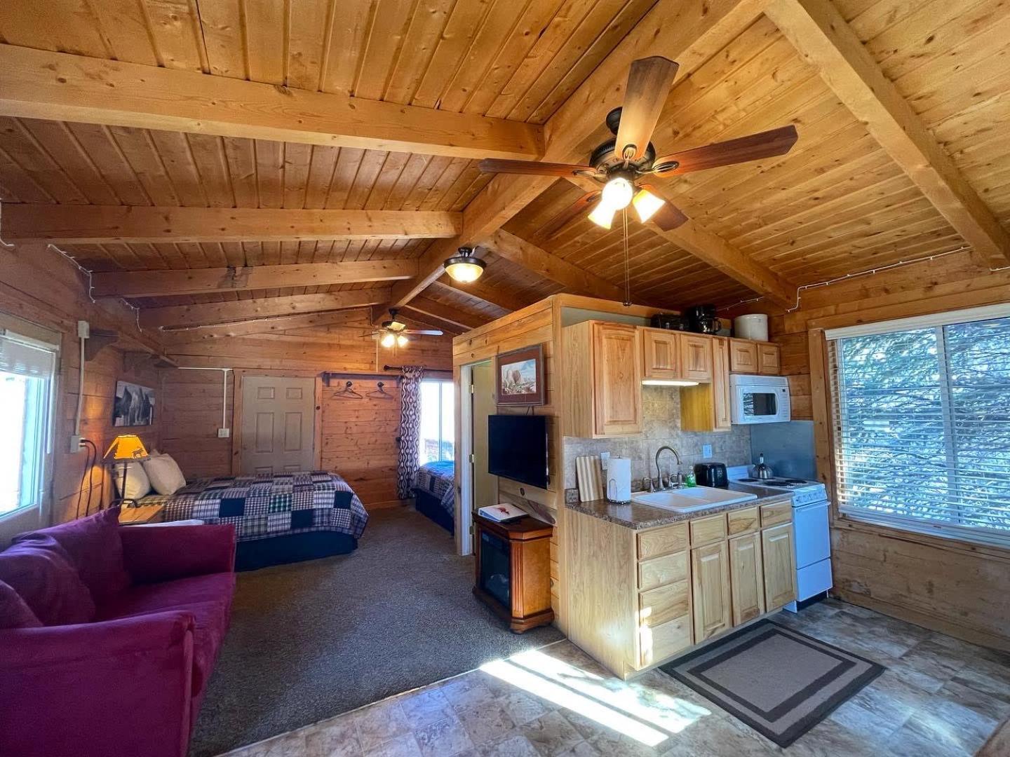 The Park Cabin At Mount Carmel Motel And Rv Park エクステリア 写真